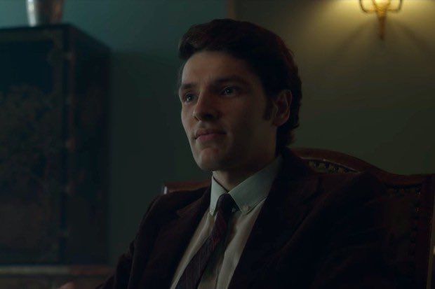 first_17's tweet image. ต้าวคอลินไปเล่น #TheCrownNetflix ด้วยเว้ยยยยย แงงงงง ตอนแรกว่าจะยังไม่รีบดู แต่ตอนนี้จะรีบหาเวลาว่างดูเรยจ้า 

Colin Morgan as John Armstrong in #thecrownseason3 #TheCrown