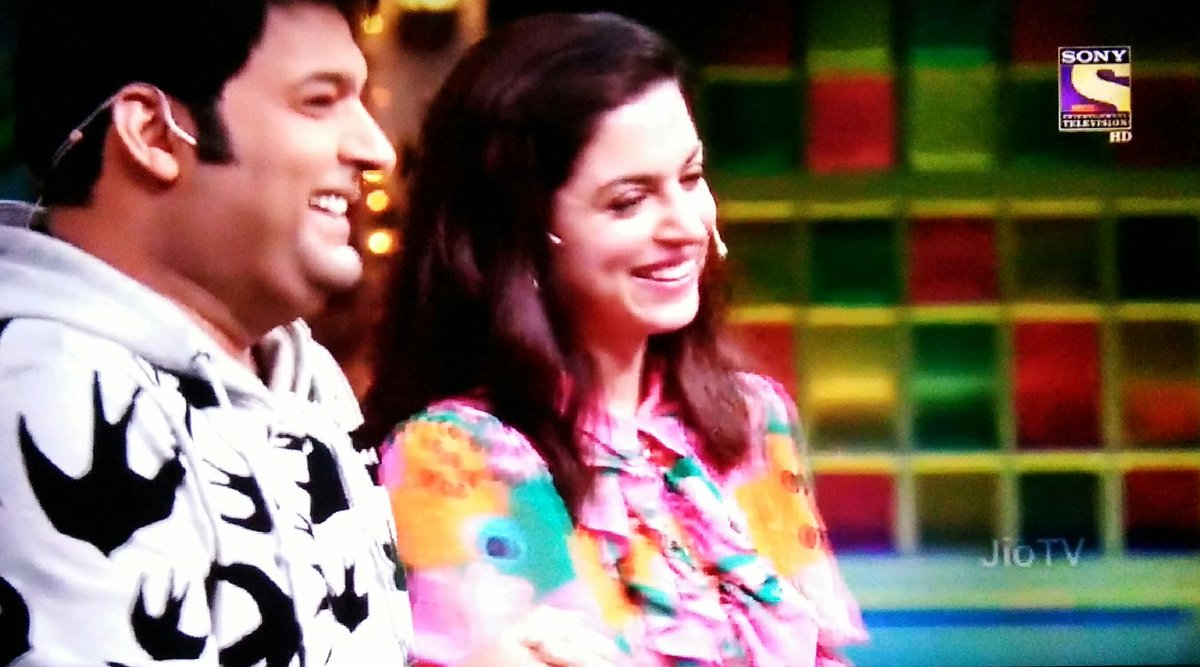 Had a great time to watched
   you @iamDivyaKhosla Mam 
on #TheKapilSharmaShow 

You looks so pretty, 
   just loved your conversation, performance with @KapilSharmaK9

Congratulations for your music 
  video #YaadPiyaKiAaneLagi 
Loved it.❤👍 @TSeries @SonyTV