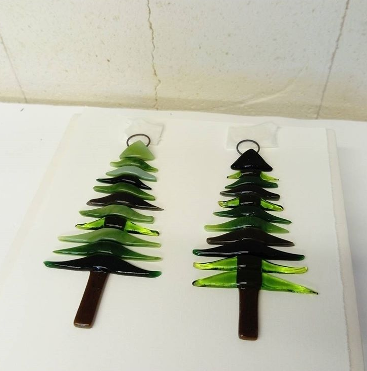 HandpickedHgte's tweet photo. The perfect gift for the creative person in your life: a glass fusing workshop is fun, relaxing and a great way to learn a new skill. | https://t.co/h3WrEXO7bZ #Harrogatehour #glass #createamasterpiece https://t.co/SszGkRKlcB