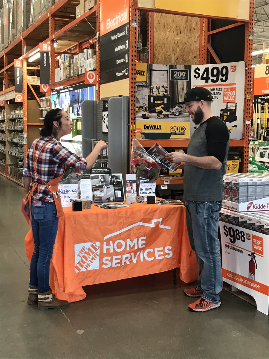 HortaLora's tweet image. #PMDWinsWithServices #FocusFive Fuleen our selling machine at #BearValley driving #leads while explaining the benefits of Cabinet Makeover. Great job Team #1520 @214Dsm @SteveCronin12 @ChellyRoll33 @MitschAbby @GregLentz4 @deanosettle @HortaLora