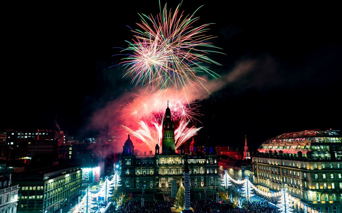 What a beautiful sight! #GeorgeSquare #GlasgowLovesChristmas <a href="/GlasgowCC/">Glasgow City Council</a>