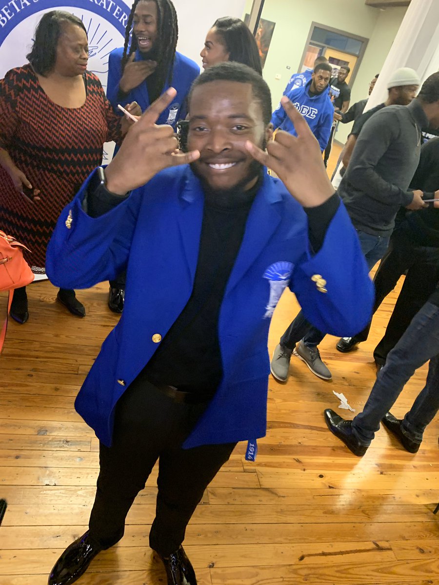 imOdd_'s tweet image. They freed the ACE. I’m a Sigma man now 🤘🏾⚪️🔵 #FALL19 #PHIBETASIGMA