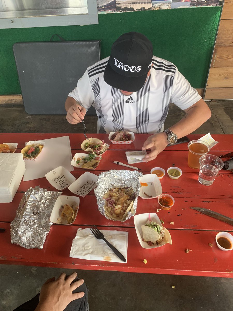 miyashay's tweet image. We came, we tasted, we tired. Just 26 of the most creative tacos in Houston, all bathed in some @8thWonderBrew, what’s not to love? #tacosunday #tacosforever #dietstartstomorrow