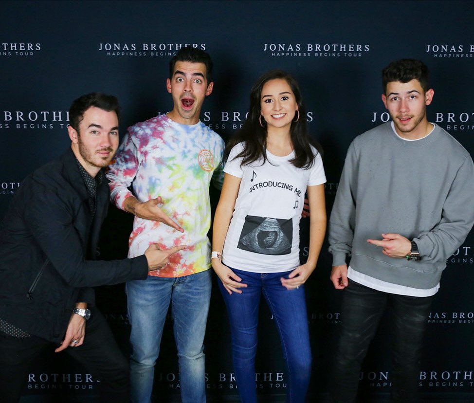 I asked the <a href="/jonasbrothers/">Jonas Brothers</a> for their help to annouce......
I'M PREGNANT! 👶🏻🍼Baby #2 coming May 2020! 
It was so amazing to meet them and talk to them and they were so happy about my pregnancy! I can't think of a better way to annouce it, I've been waiting 4 months!