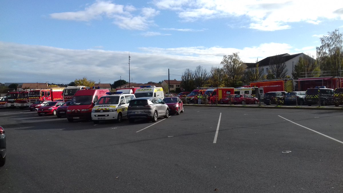 Parmi les 350 acteurs, @UNASS_LA engagé aux côtés des autres Associations de Sécurité Civile, du GIGN, SDIS, SAMU... à un exercice du <a href="/Prefet44/">Préfet des Pays de la Loire et de Loire-Atlantique</a> de simulation d'un attentat chimique dans un lycée de Clisson afin de tester la réactivité des secours et la gestion de crise <a href="/UNASS_fr/">UNASS</a>