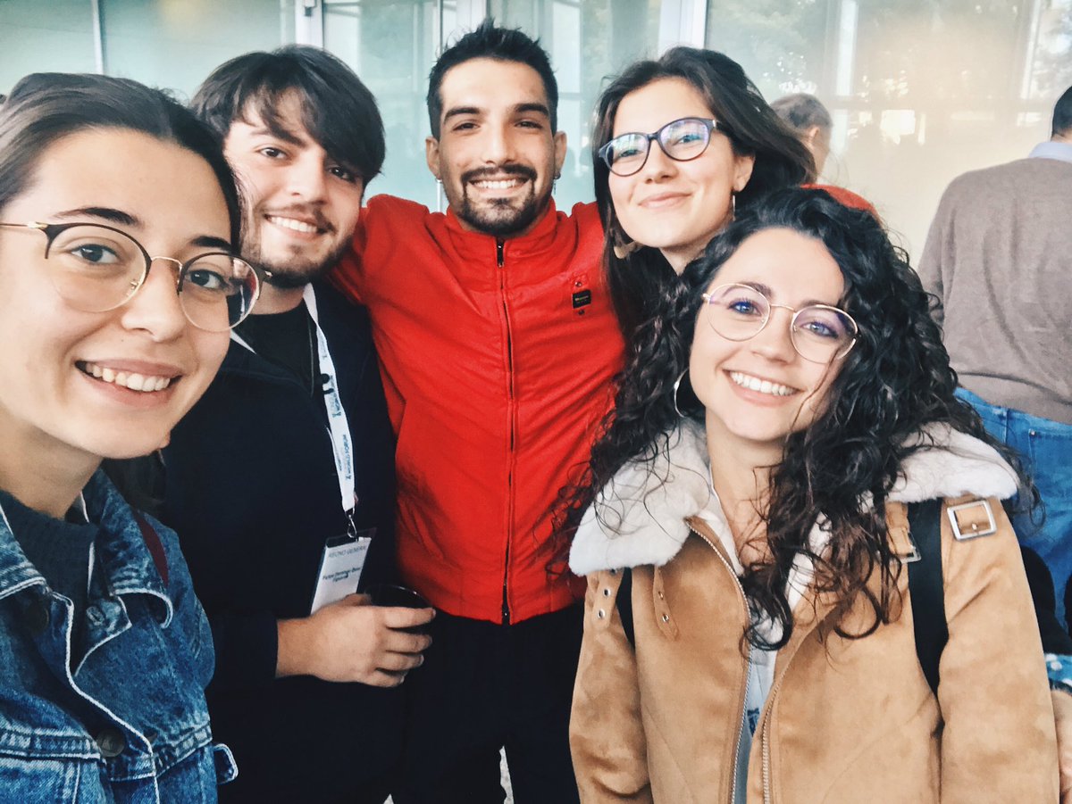 CholviMaria's tweet photo. Esta semana he podido participar en el #Longevity19 gracias a @FacFarmacia_UV y fue una experiencia alucinante. Ponencias de científicos brutales, expertos en envejecimiento y su impacto en la economía o la sociedad. ¡Una experiencia brutal! 💜🧬 https://t.co/u5p9HaZKXv