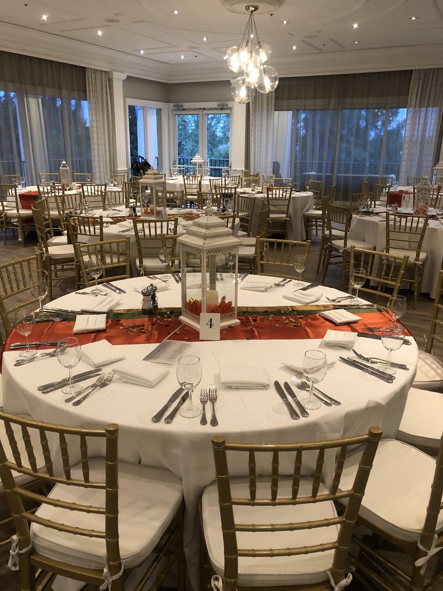 TheNobilo's tweet image. The 2019 Nobilo Foundation is almost starting and the MC ⁦@ToddLewisGC⁩ has arrived to ⁦@LakeNonaGCC⁩
