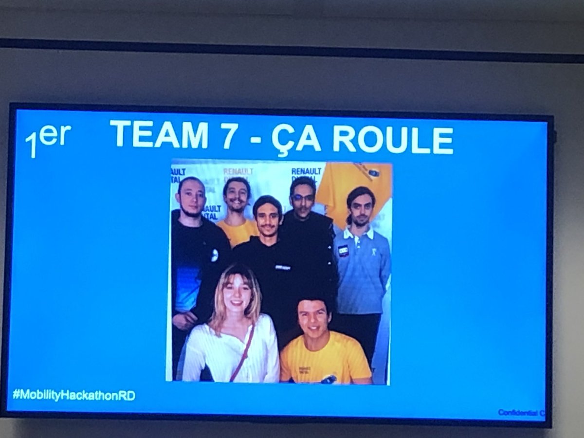 CorinaCimpeanu's tweet photo. Et l’equipe gagnante de notre Rush Hour Hackathon !#MobilityHackathonRD https://t.co/tSCXZNM6mi