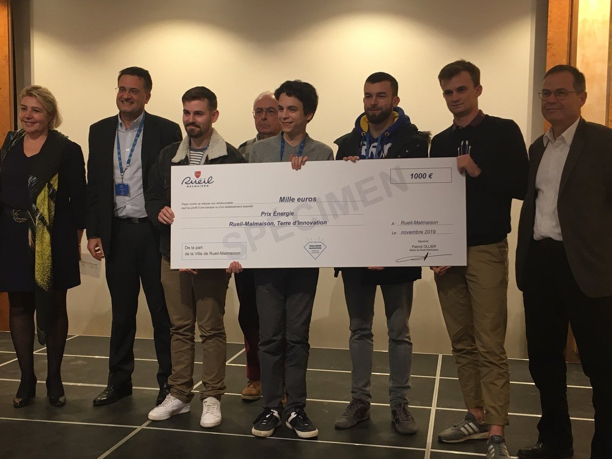 villederueil's tweet image. Clap de fin pour cette deuxième édition du Hackathon. Il est temps de connaître les lauréats thème par thème.
- Santé : Mégot Stop par Tabasse Mégot
- Urbanisme écologie : HechoSystème par Les Vertueuses
- Énergies : Smart City par les Green Warriors
Bravo à tous !