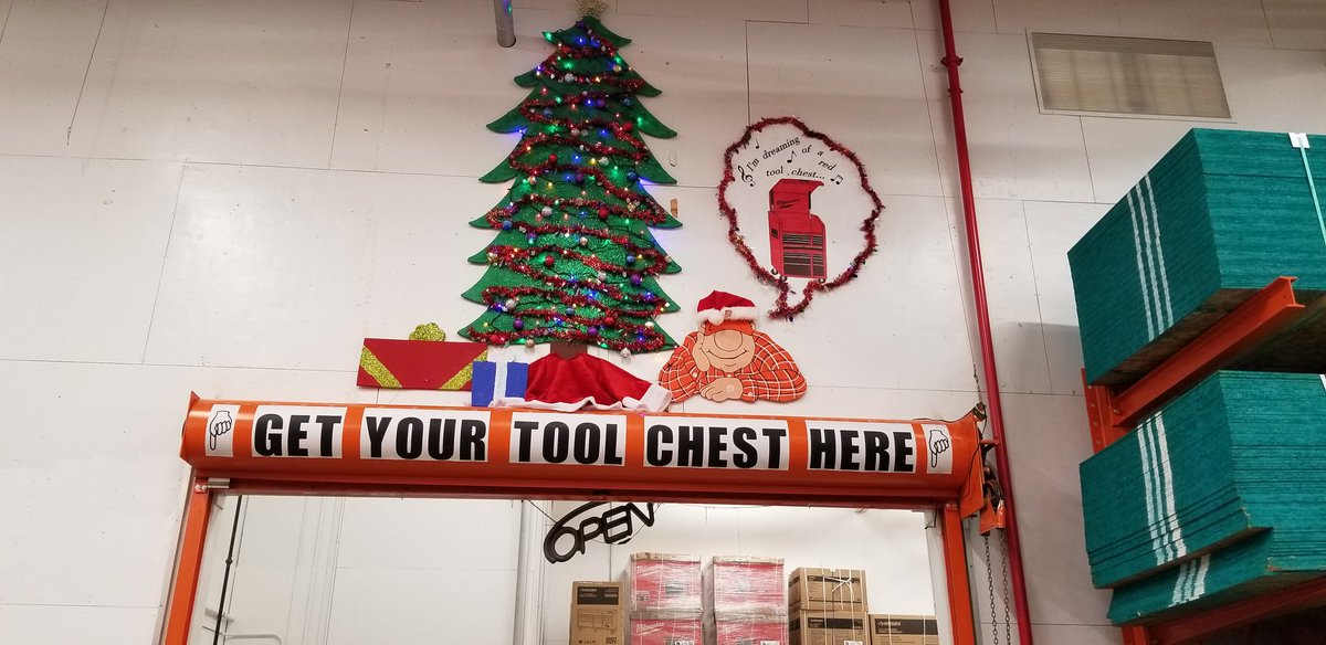 angelma1202's tweet photo. #Holidaycaptain
4925 ready for the holiday sales in toolboxes! @CrystalCritchl1 @jonbaumann304 https://t.co/T6GPxk57MM