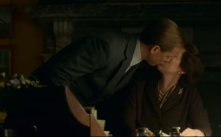 tmitafans's tweet photo. I trust you are all watching #TobiasMenzies in the Crown on Netflix, like Yours Truly.
Confido stiate tutti guardando The Crown su Netflix, come la sottoscritta. https://t.co/sBCgfcMQHO