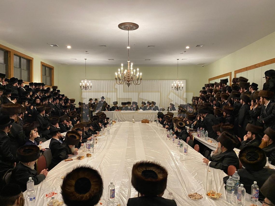 TheJNetworks's tweet photo. בילדער און ווידעא: שבת התאחדות פון חסידי וויזניץ תושבי וויליאמסבורג און מאנטריאל בראשות כ״ק אדמו״ר מוויזניץ שליט״א אין די קעטסקילס - https://t.co/7GCCJUQqYq https://t.co/7R34A83u8Y
