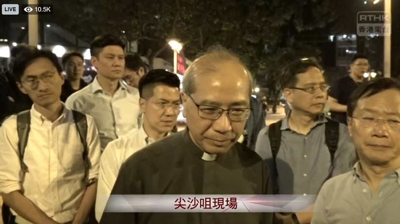 RealHKNews's tweet photo. Bishop Joseph Ha Chi-shing tried asking #HongKong police in 3 different locations for dialogue, to find way to help the students &amp; protesters inside #PolyU to leave peacefully
#HKPolice rejected all his requests
#HongKongProstest #HKPoliceState https://t.co/tRTZAAY9Zb