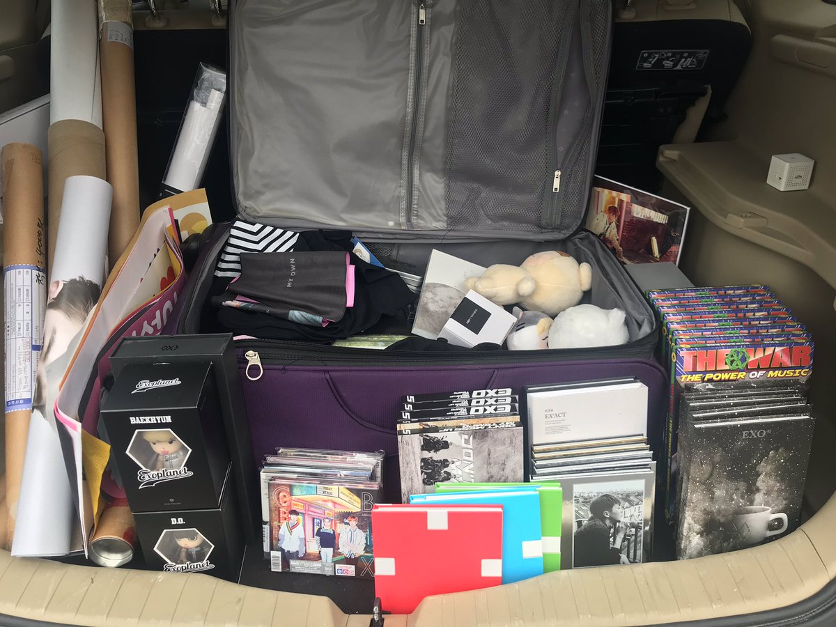 eeexoh9's tweet photo. RT for a chance to win a free album! *must be able to pick up from superm concert venue TODAY

Having a little kpop(exo) flea market today! Albums $3-$5 and other goodies $1-$15. Dm me to find me!

#SuperMinDC https://t.co/tIt7qVrUqh
