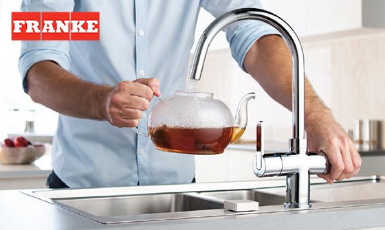 The @FrankeUK Minerva 3-in-1 (MINERVCRMPK) tap provides hot, cold and 100°C boiling water. Save space and time with this awesome boiling water tap. #trade #kitchen #Franke #water