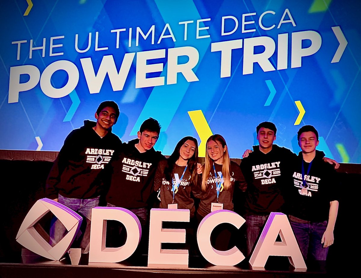 ArdsleyHS's tweet image. Our DECA Club spent the weekend in DC! Thank you Mr. Cipolla for leading this group. #PanthersinDC