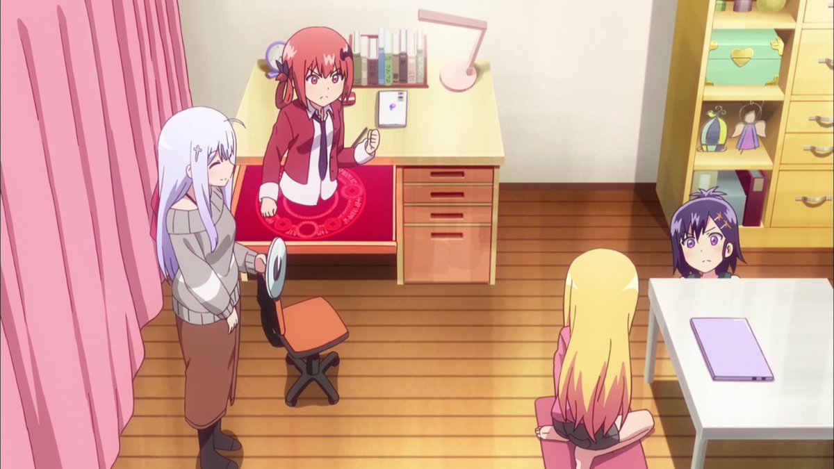 Gabriel drop-outAnother clown anime, this time its angels and demons instead of vampires! Similar vein as kyuuketsuki-san, it& #39;s mostly dumb jokes and dumb characters doing dumb things with their weird supernatural set-up. Opening slaps severly
