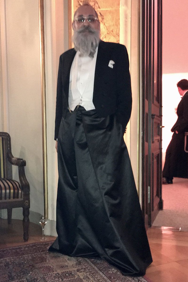 mennmenswear's tweet photo. Best Dressed Men
Gerold Brenner
#geroldbrenner #bestdressed #bestdressedman #bestdressedmen #fashion #style #menswear #mensfashion #menstyle #eveningwear #formalwear #skirt #mensskirts #skirtsformen #meninskirts https://t.co/2E8j1D68tD