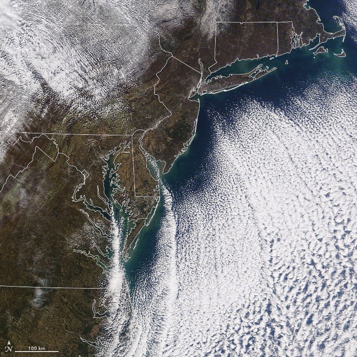 As a winter-like chill engulfed the eastern U.S. this mid-November, our @NASAEarth satellites captured these “cloud streets.” Cloud streets occur when a column of moist air rises and hits a warmer air layer, causing it to roll over on itself. More: https://go.nasa.gov/2q85dgw
