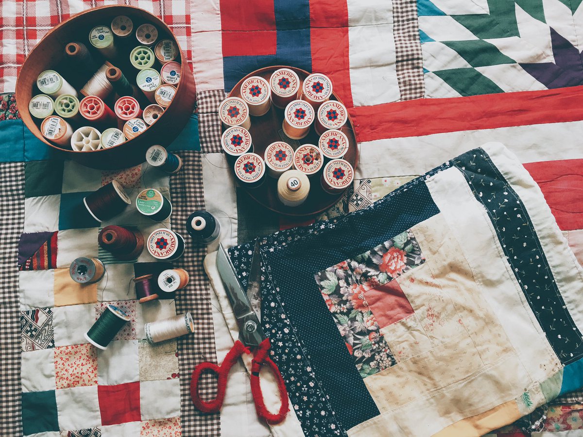 Niteblessing's tweet photo. May you be postured in peace, your hands open to receive gifts of grace, your mind and memories sources of healing not pain, thankfulness not bitterness. The patchworks of our lives hold sorrow and joy, love and loss. May hope be the thread that knits them together #niteblessing https://t.co/CYxq3UyGh6