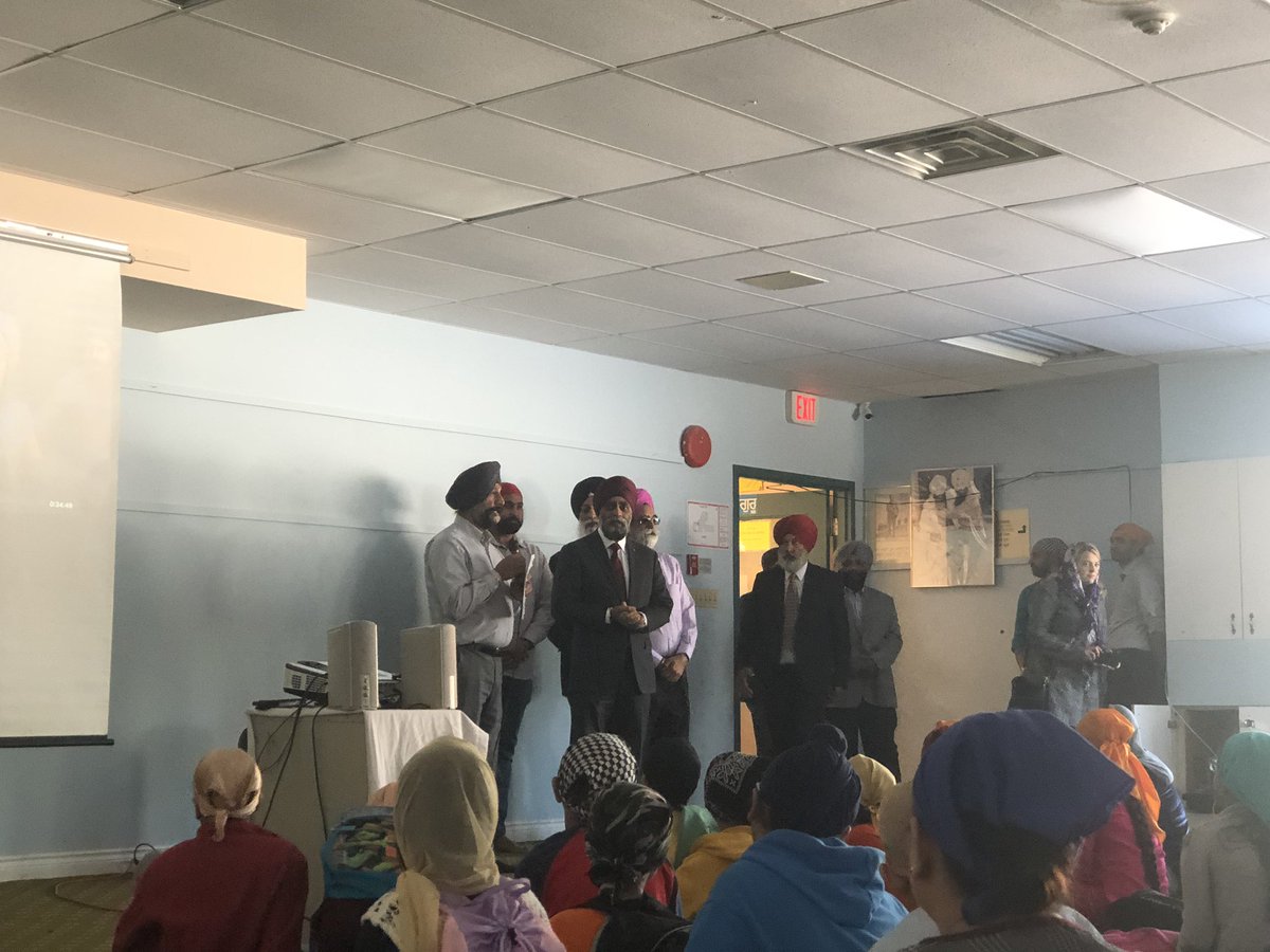 JRandhey's tweet photo. It was an honour to meet @HarjitSajjan and our Mayor @JimWatsonOttawa today at Ottawa Sikh Society Punjabi School! Thank you for taking the time out to meet all the students, volunteers and teachers! 🙏🏼#GuruNanakDevJi #550th #celebrationscontinue https://t.co/wmf9SOUoh5