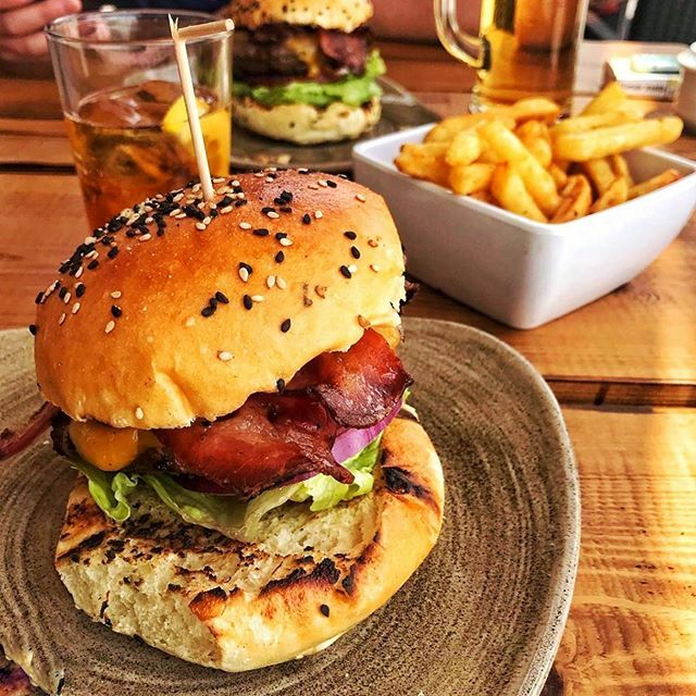 Missing our burgers 😋 •
•
•
•
•
#burger #burgerporn #cheeseburger #hamburger #burgers #fries #burgertime #instaburger #burgerlovers #bacon #fastfood #cheese #bestburger #hamburguer #cheatmeal #burgerlove #beef #hamburguesa #bbq #meat #pommes #gri… ift.tt/32VnVoX