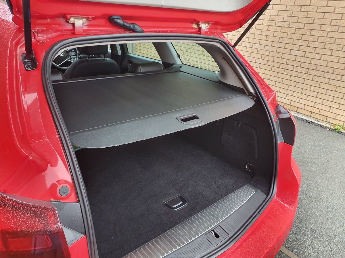 Sausage_Bus's tweet photo. Genuine mileage, FSH from main dealer, MOT 23/07/20, top spec, - £2495ovno https://t.co/VMcFvXfSYc