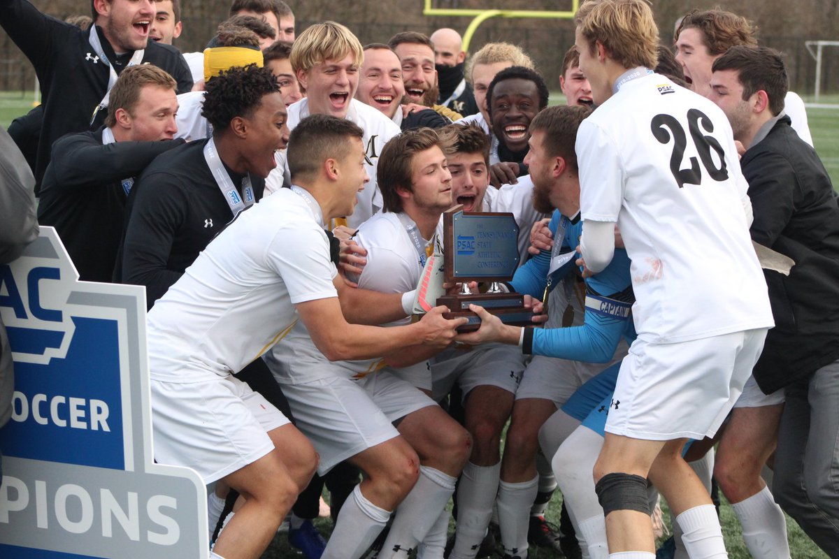 VilleMarauders's tweet photo. 🏆🏆 Back-to-back PSAC Champs! #MarauderPride 🏴‍☠️ https://t.co/IsjWCwAl8T