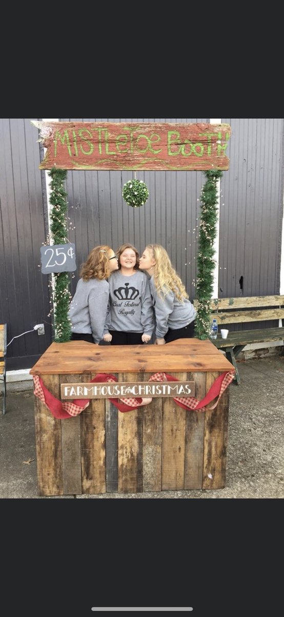 wmschristmas's tweet photo. Rusted Barn will have their annual “Mistletoe Booth” open from 11-3 outside. 🥰
Grab your favorite sweetie or friends for a selfie under the mistletoe and make sure to get that lucky kiss underneath the mistletoe. https://t.co/ArIJSJI5he