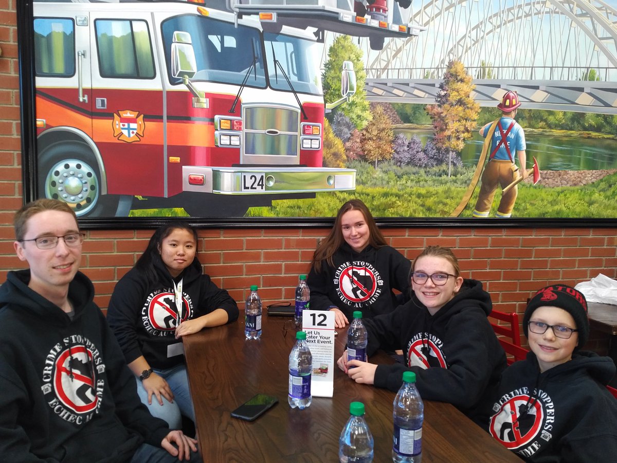 Enjoying <a href="/FirehouseSubs/">Firehouse Subs</a> #Barrhaven pre-parade snack before <a href="/BarrhavenP/">Barrhaven Santa Parade</a> Check out our @CrimeStoppersOt <a href="/NCACSYouth/">Crime Stoppers Youth</a> volunteers along the route.