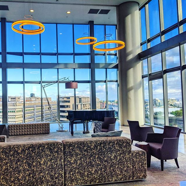 ChristopherIsak's tweet photo. Machina expugnare
#interiordesign #interiors #newwork #design #furniture #skyline #skyporn #skyscraper #building #architecture #piano #lounge #chill #photography #igers #picoftheday #instadaily #photooftheday #capetown #southafrica #gpasummit https://t.co/E1yLpaiSsH