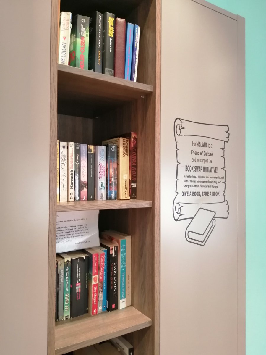 SplitHotel's tweet image. On a rainy day, book is our best friend #read 😍