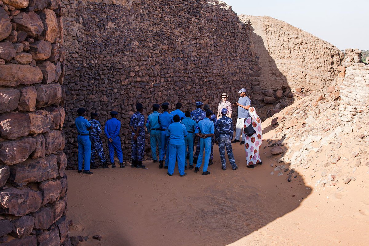 arturobluski's tweet image. We also try to raise awareness and build capacity of the police officers as they play an important role which will become bigger when the tourist start to flood #Sudan #Funj #OldDongola #Nubia @NAUKA_GOV_PL @UniWarszawski @SudaneseCulture @SudanPMHamdok