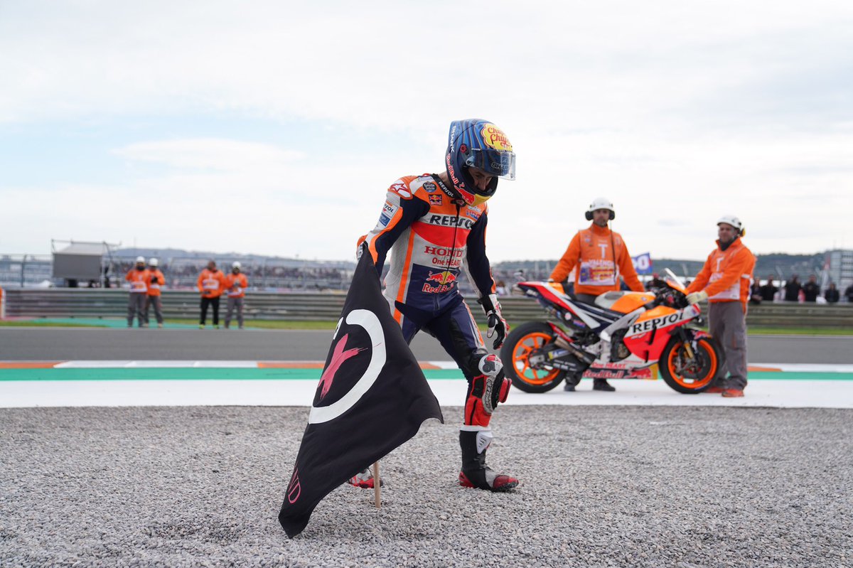 lorenzo99's tweet photo. What a perfect day. Thanks for making me feel loved ❤ https://t.co/wgb0Uhv1Xv