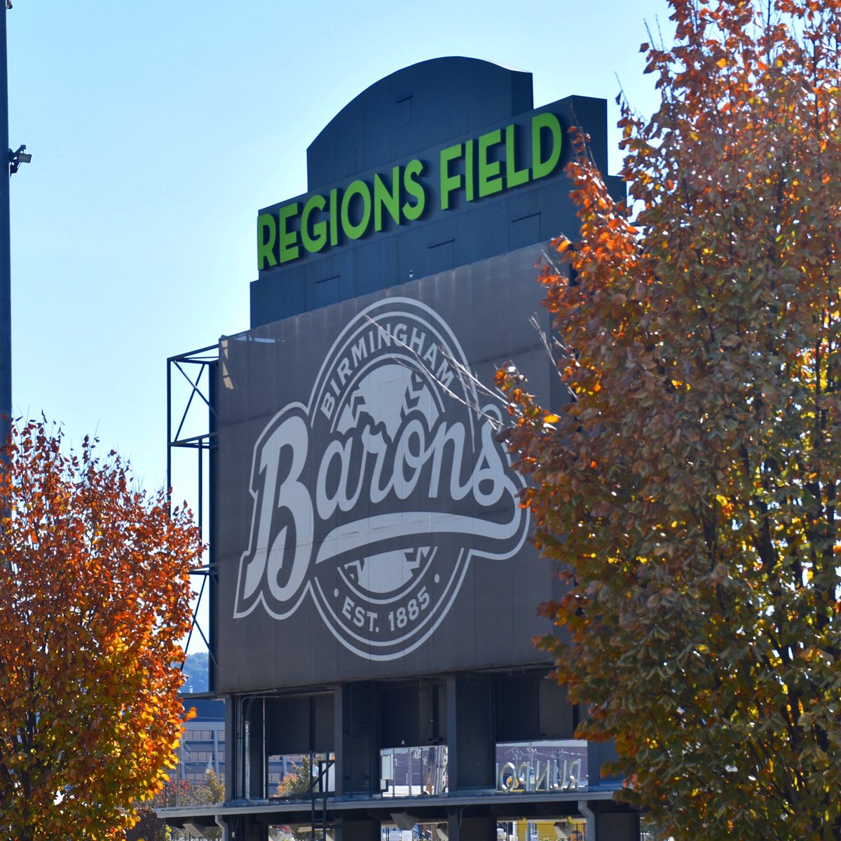 BhamBarons's tweet image. Fall at the field 😍🍂 #baseballviews