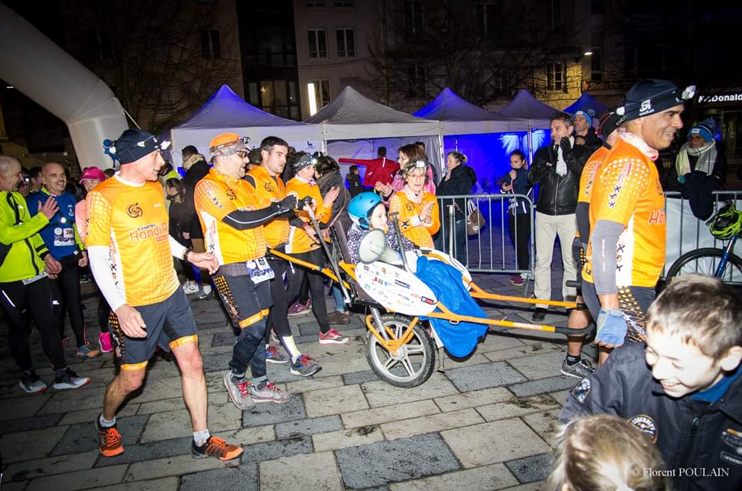 handi_run's tweet image. #EnBasketsContreLeDiabete avec Maelle au pilotage et une @joelette_sport prêtée à @novonordisk organisateur de la journée mondiale.Un beau 10k @VilledeChartres pour une belle cause #tousconcernéstousmobilisés #toutseulonvaplusvite #ensembleonvaplusloin #pourlesouriredenospilotes