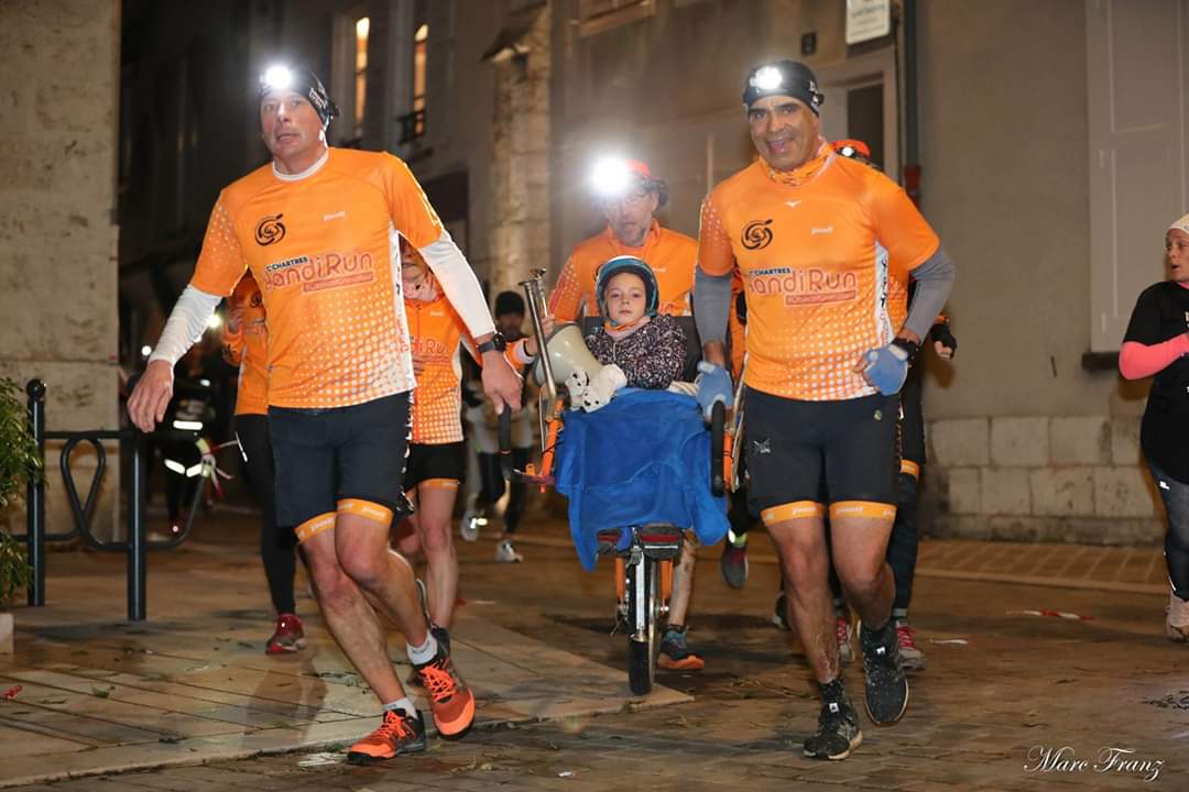 handi_run's tweet image. #EnBasketsContreLeDiabete avec Maelle au pilotage et une @joelette_sport prêtée à @novonordisk organisateur de la journée mondiale.Un beau 10k @VilledeChartres pour une belle cause #tousconcernéstousmobilisés #toutseulonvaplusvite #ensembleonvaplusloin #pourlesouriredenospilotes