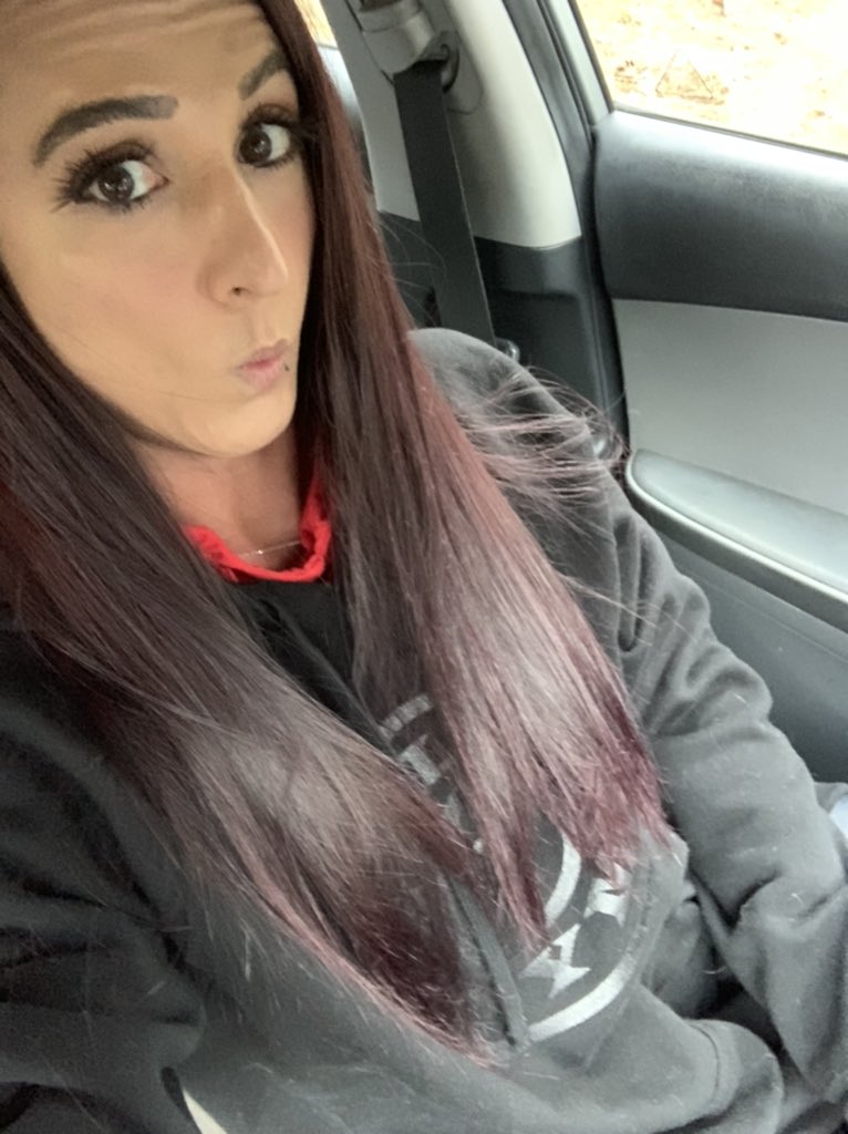 Whiskeytagofox's tweet image. Oooo finally washed n straightened the hair.... look out work 
#freshAF