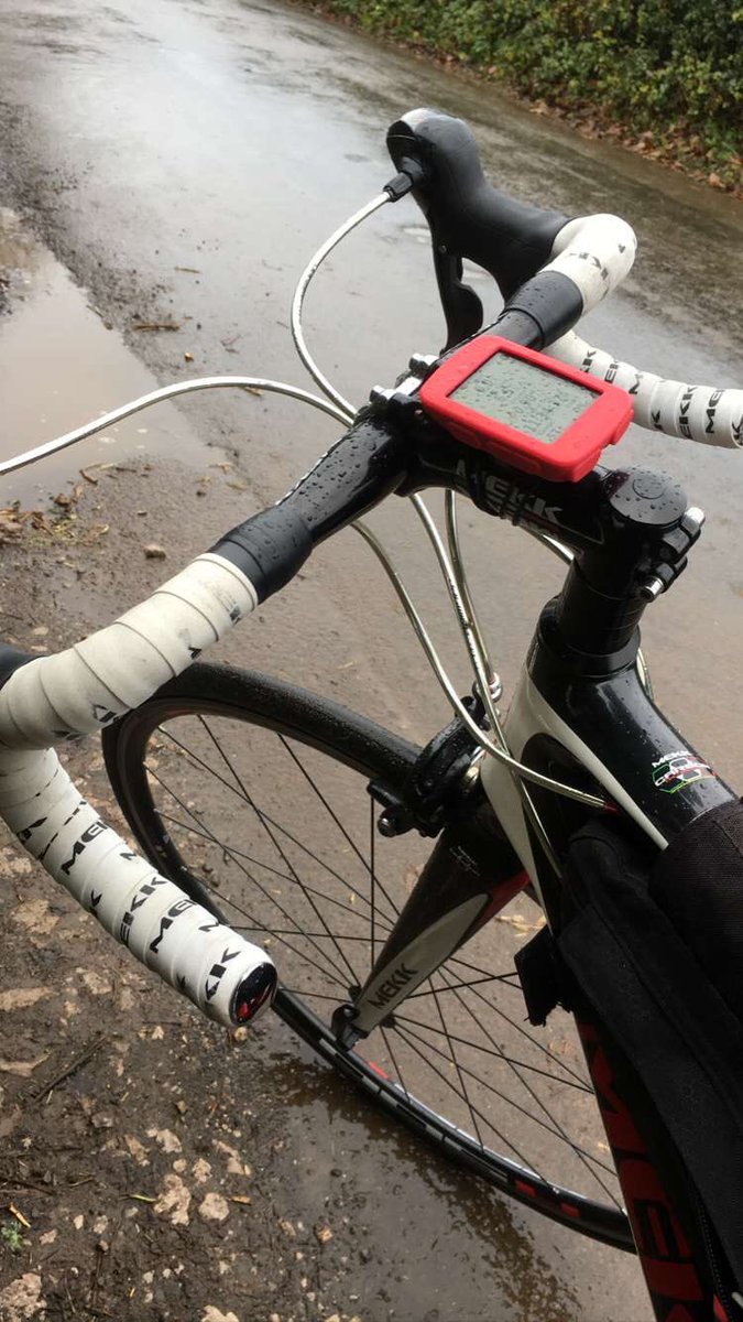 lancashirelas16's tweet photo. #Silverdale to #Grange club ride today. The wet weather didnโt dampen our spirit. #Lancashire #cyclingintherain #womenwhocycle #lancashirelassescyclingclub #roadbike #bikelife #Holgates #womencyclist #girlscancycletoo #bikefriends #cycleroute #hills #proviz #cyclinglife https://t.co/YdMYluOFcJ