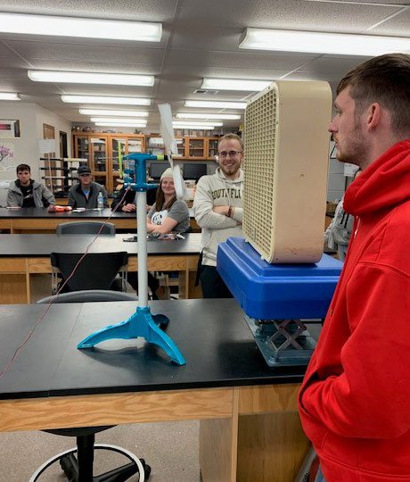 CowleyCollege's tweet image. Davin Taylor with the amazing Windmill design. #mathandscienceclub #sundayshares #togetherwedesign ow.ly/K8nU30pTrqN