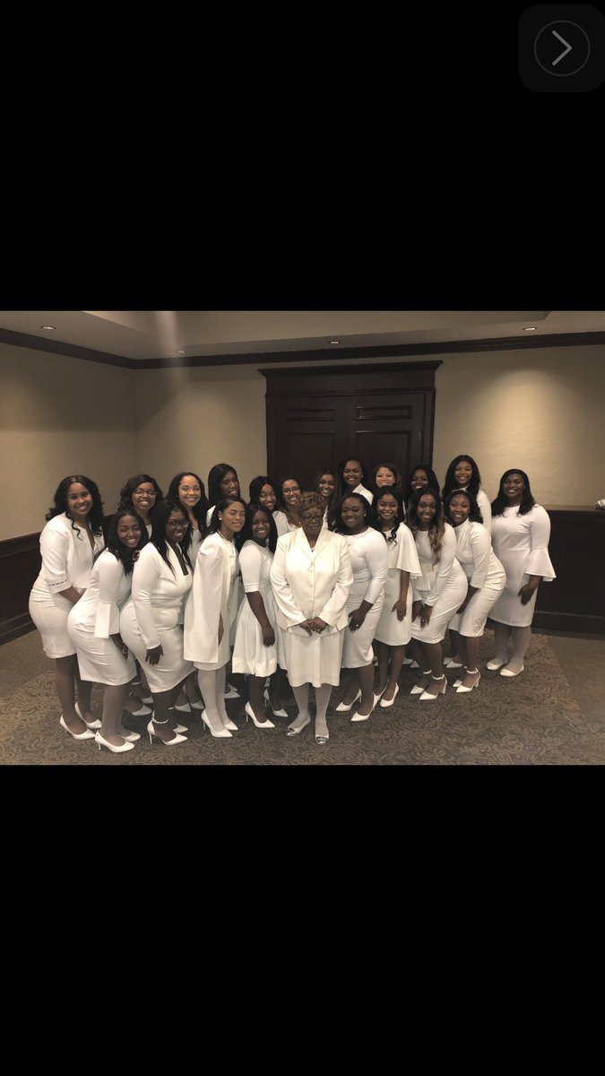 Queen__x2's tweet image. &amp;amp; Im proud to tell the world, I got my pearls 💗💚 #Fall19