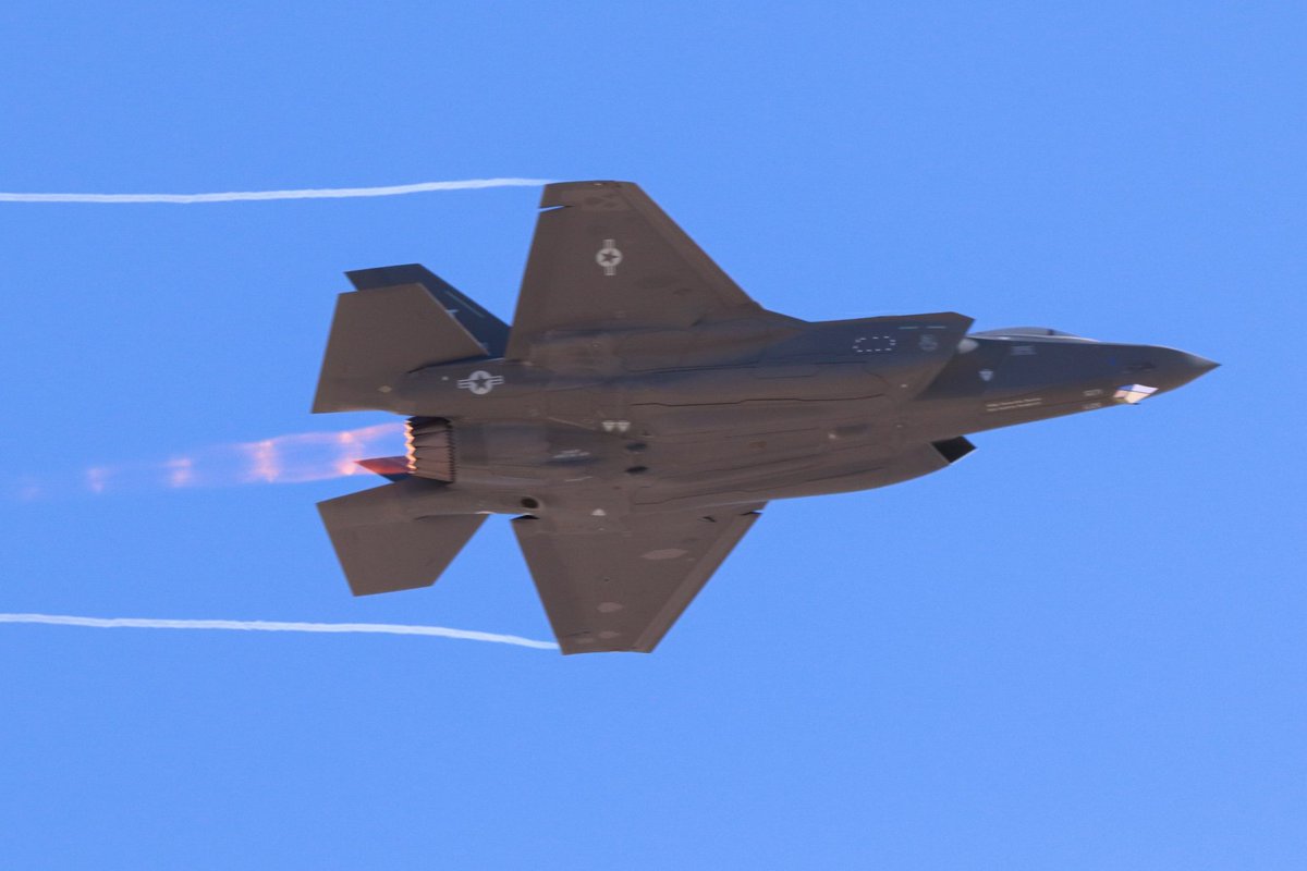 Austin Reas tweet media