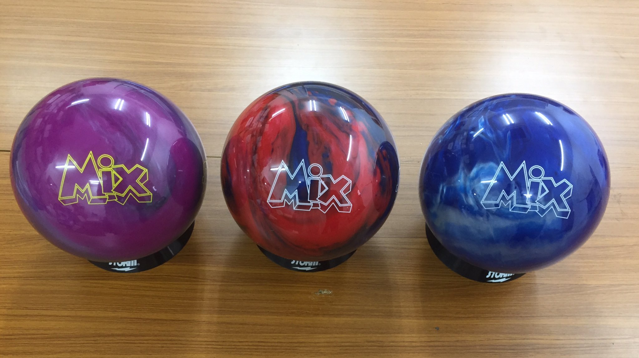 ハイスポーツ社 ストーム Mixウレタンの実物です さすがピカピカ3500ポリッシュ ミックスウレタン カバー ボールでもいけます 今週中には出荷開始の予定です T Co Os6qpu1ktc T Co Yeklnwoagq Twitter