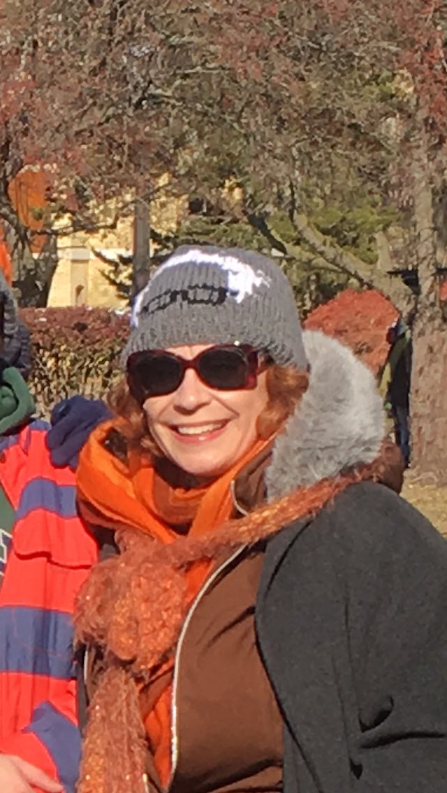 kroton13's tweet photo. I brought Bernie to the golden dome! #Bernie2020 #NotreDame #WWJD #WWBD #DoctorsForBernie #WomenForBernie #CatholicsForBernie https://t.co/Jeg0z5bW7B