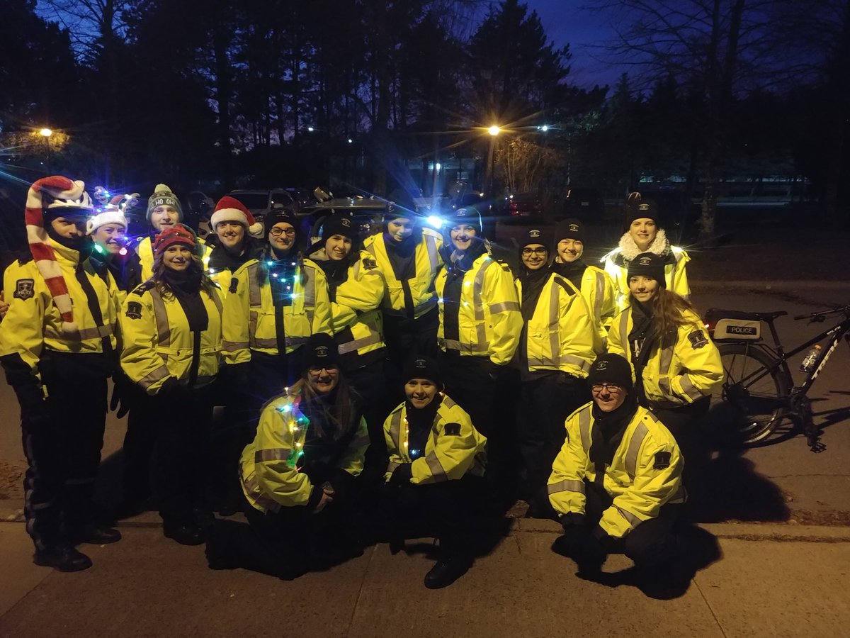 Happy Holidays Bedford. What a beautiful night for @LightUpBedford parade.