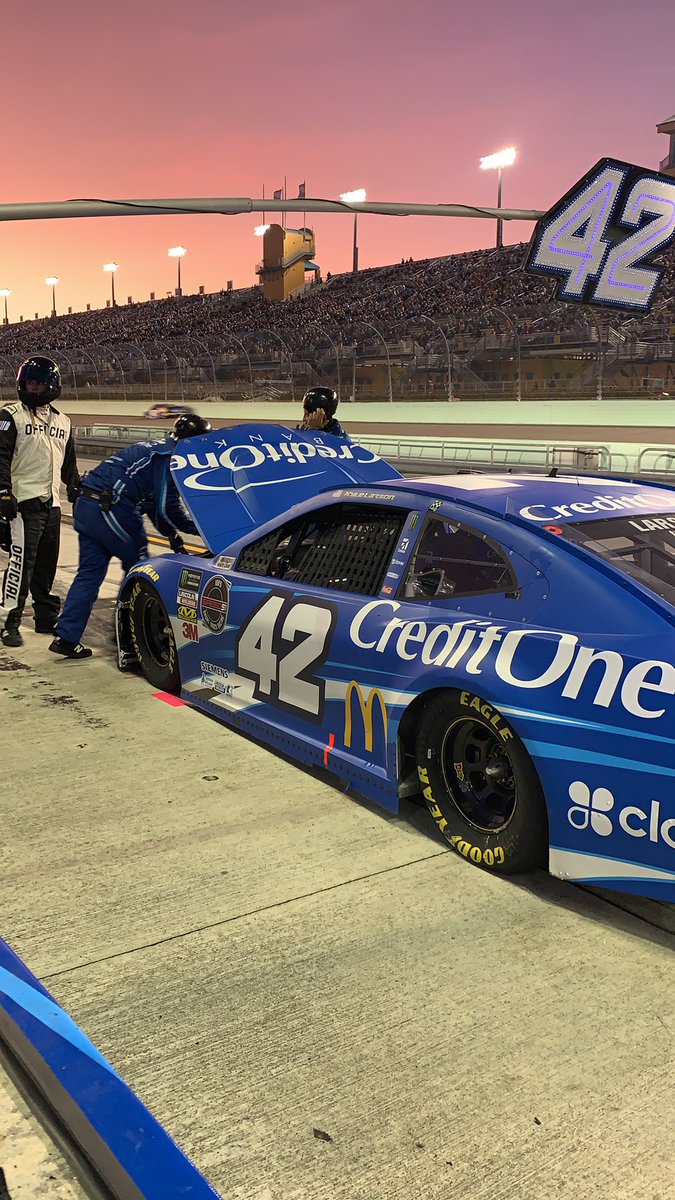 Shortly after a green flag stop @KyleLarsonRacin experienced an engine issue. Crew is assessing the issue, but the issue appears to put the 42 out of the race.