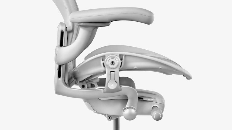 DECODIBO's tweet photo. Para las personas que se sientan en Aeron, el diseño versátil significa que la silla se adapta a una amplia variedad de actividades y posturas que las personas adoptan mientras trabajan, desde la intensa posición de concentración hacia delante, hasta la reclinación relajada. https://t.co/tNBIC1qvP6