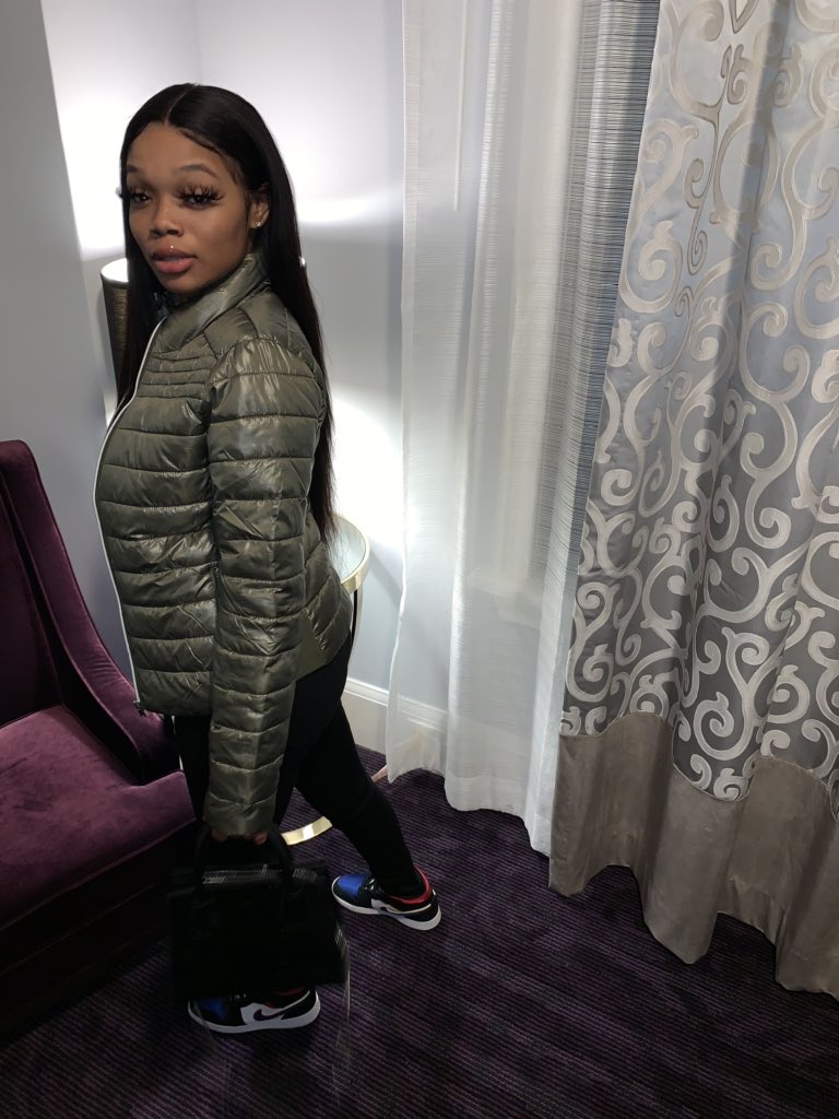 kkeelsey_'s tweet image. every since I made that 100 I been moving different.. #lashesbyme 💕