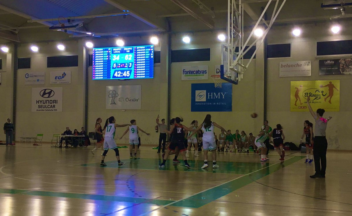 CDRomareda's tweet photo. 🏀🏀 1ª Nacional Fem @OlivarBasket 36 @coolpack_es Romareda 64 Primera parte en la que no estamos acertados en ataque, aunque sí que teníamos claro el planing de defensa y En el tercer cuarto en cuanto estuvimos mas acertadas un parcial de 6-21 sentenció el partido💪💪 https://t.co/DC91uJBnR6