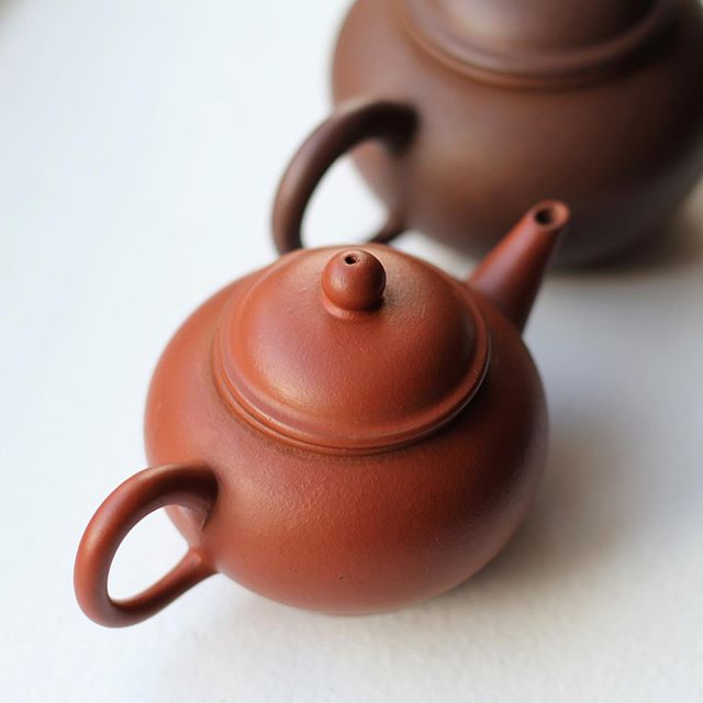 Tea89Noir's tweet photo. Proper clay ❤️
.
.
.
.
#tea89noir #tea #cha #teaculture #puerh #china #oolong #health #greentea #norway #teadrunk #streettea #teapot #gaiwan #gongfucha #clay #claypot #nature #life #art #photooftheday #tealife #teaaddict #tealover #teagram #お茶 #차 #teaware https://t.co/zVy4H9HOOq